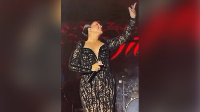 Sevgilisi həbs olunan Sibel Can səhnədə şou göstərdi - VİDEO