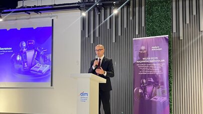 Nazir müşaviri: Rəqəmsal bacarıqlar üzrə proqramları 11 mindən çox insan bitirib