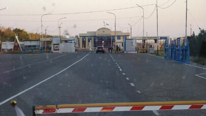Qazaxıstanda ruslara avtomobil satışına qadağa qoyuldu - SƏBƏB