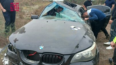 Yevlaxda maşın aşıb, xəsarət alanlar var - FOTO