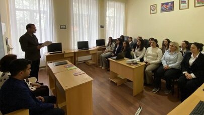 FHN Gəncədə əlilliyi olan şəxslərə xidmət göstərənlər üçün maarifləndirmə tədbiri keçirdi