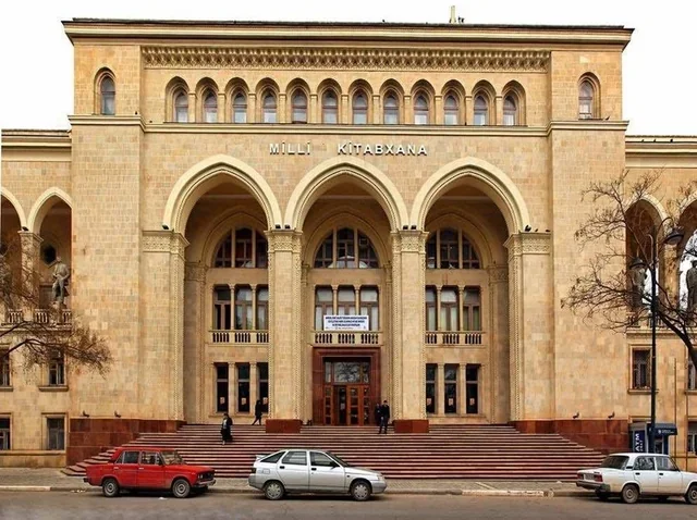 Ramiz Mehdiyevin kitabları kitabxanalardan yığışdırılır: Yoxlamalar başladı