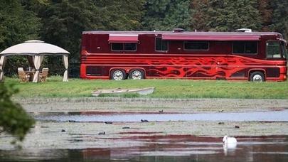 Dünyanın ən bahalı otelə çevrilən avtobusu - Fotolar