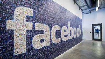 Facebook davam edir...