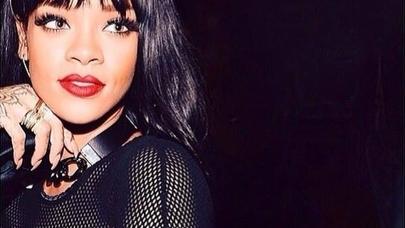Rihanna açıq-saçıq geyimdə - FOTOLAR