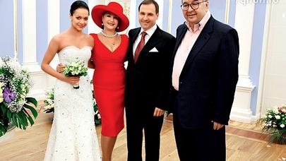 Varlı özbək Krım tatarlarına görə 654 milyon dollar  itirdi - VİDEO- FOTO