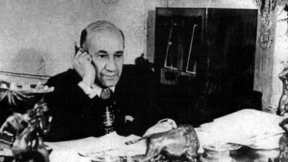 Nazir şair haqda yazdı: “Başını çəkiclə əzmək lazımdır” - Video