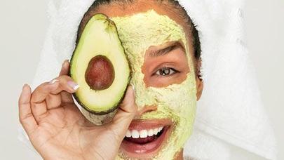 Bu maska ilə dəri sallanmasının qarşısını alın!