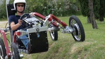 "Hörümçək maşın" hər kəsi təəccübləndirdi - VİDEO