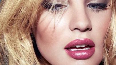 Dodaqlara gənclik bəxş edən təbii üsullar