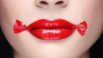 Quru və çatlamış dodaqlara paket çayla qulluq