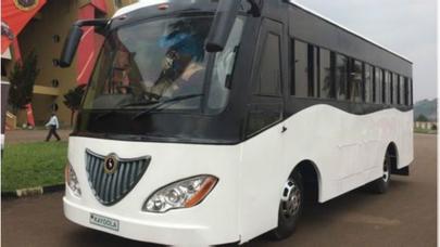 Afrika dünyanı ŞOKA SALDI: Günəş enerjisi ilə işləyən avtobus - FOTO