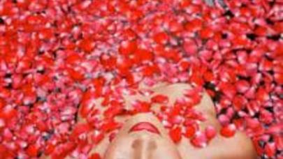 Gül yağının inanılmaz faydaları