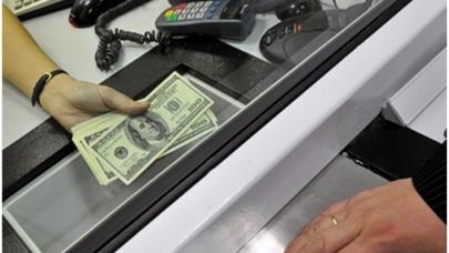 Dollar kreditlərində yenilik - ŞƏRTLƏRİ DƏYİŞDİRMƏK QADAĞAN EDİLDİ