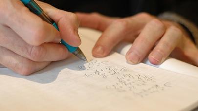 Mobil proqram əllə yazılmış tənlikləri həll edəcək