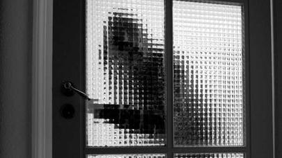 Bakıda mənzildən 20 min manat və 15 min dollarlıq qızıl oğurlandı