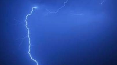 Ucarda 28 yaşlı gənci ildırım vurub