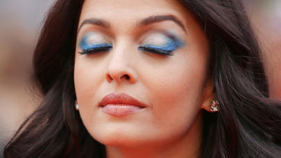 Yayın gözəllik trendi: Mavi göz kölgələri – FOTOLAR
