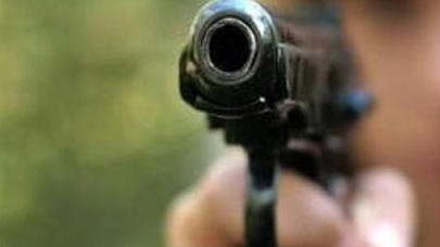 Bakıda qardaşı silahla hədələyib, bacısını aparmaq istədilər