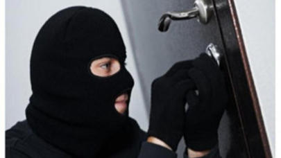 Baş həkimin evinə basqın oldu - ŞİRVANDA