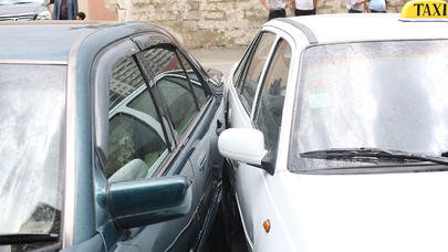 ​Bakıda 6 maşın toqquşdu: yaralılar var - FOTOLAR