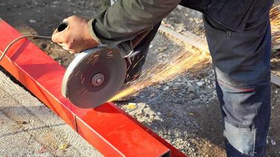 Bakıda TÜKÜRPƏDİCİ OLAY: təhlükəli alət kişinin boğazını kəsdi