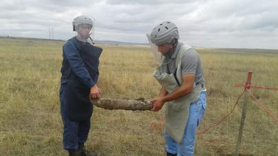 Cəbhəyanı rayonlardan partlamamış Qrad tapıldı - FOTO