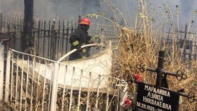 Bakıda qəbiristanlıq yandı - VİDEO