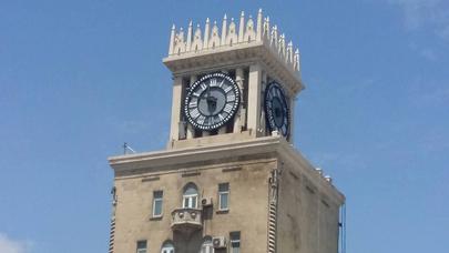 Bakıdakı "Saatlı bina"da biabırçılıq – Rəqəmlərə diqqət - FOTO