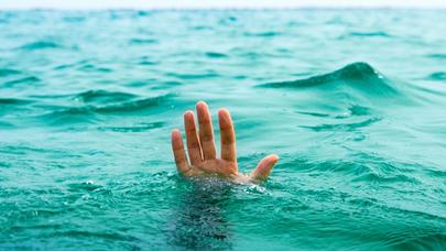 Dənizdə batan şəxslər xilas edilib