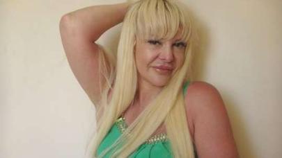 Elit Star avtomobilini aşırdı: yaralı var