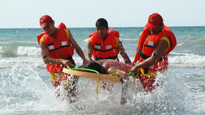 Dənizdə batan şəxs xilas edildi