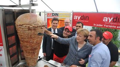 Merkel türk dönəri hazırladı – FOTOLAR