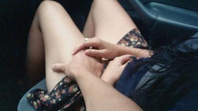 Bakıda DƏHŞƏT: Atanın öz qızını zorlaması kameraya düşdü