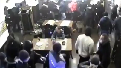 Restoranda kütləvi dava düşdü, bunun tükü də tərpənmədi - VİDEO