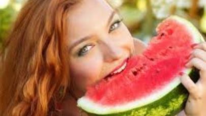 Bakıda iki nəfər qarpızdan zəhərlənib öldü