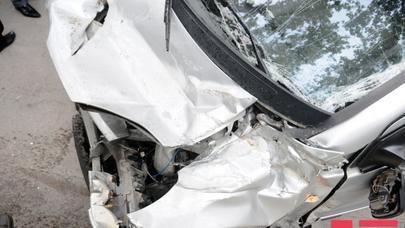 Qaxda iki avtomobil toqquşub: 1 ölü, 1 yaralı