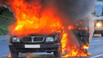 ​Şəmkirdə minik avtomobili yanıb