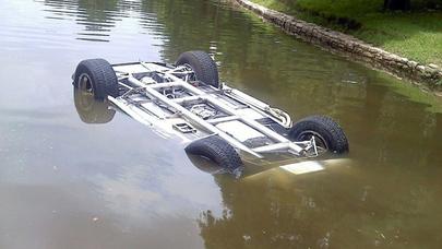 Bərdədə maşın su kanalına düşüb, üç nəfər ölüb