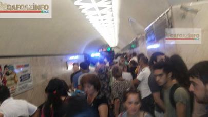 Metrota həyəcan: şüşə sınıb sərnişinin başına düşdü