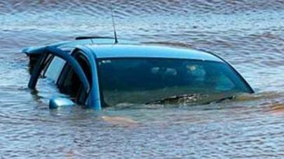 Bərdədə DƏHŞƏT: avtomobil kanala aşdı, 3 ölü