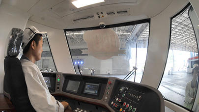 Elektrik xətti olmayan ilk tramvay - FOTO