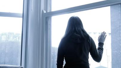 5-ci mərtəbədən yıxıldı