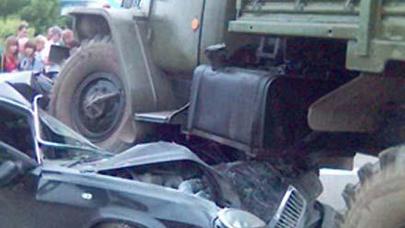 Ağır yol qəzası: 3 ölü, 15 yaralı