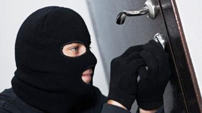 Tanınmış politoloqun evini yardılar - ÖZƏL