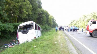 Toydan qayıdan avtobus aşdı: 16 ölü, 29 yaralı