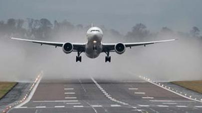 Təyyarə havada alışdı - VİDEO