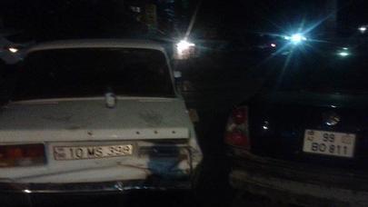 Binəqədidə qəza: İki maşın toqquşdu - FOTO