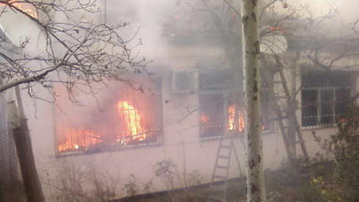 Ağdaşda 4 otaqlı ev yandı