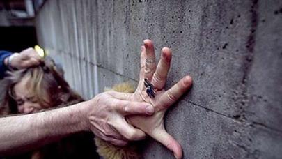 “Ona əmi deyirdim, mənə əxlaqsız təklif etdi” - İki uşaq anası